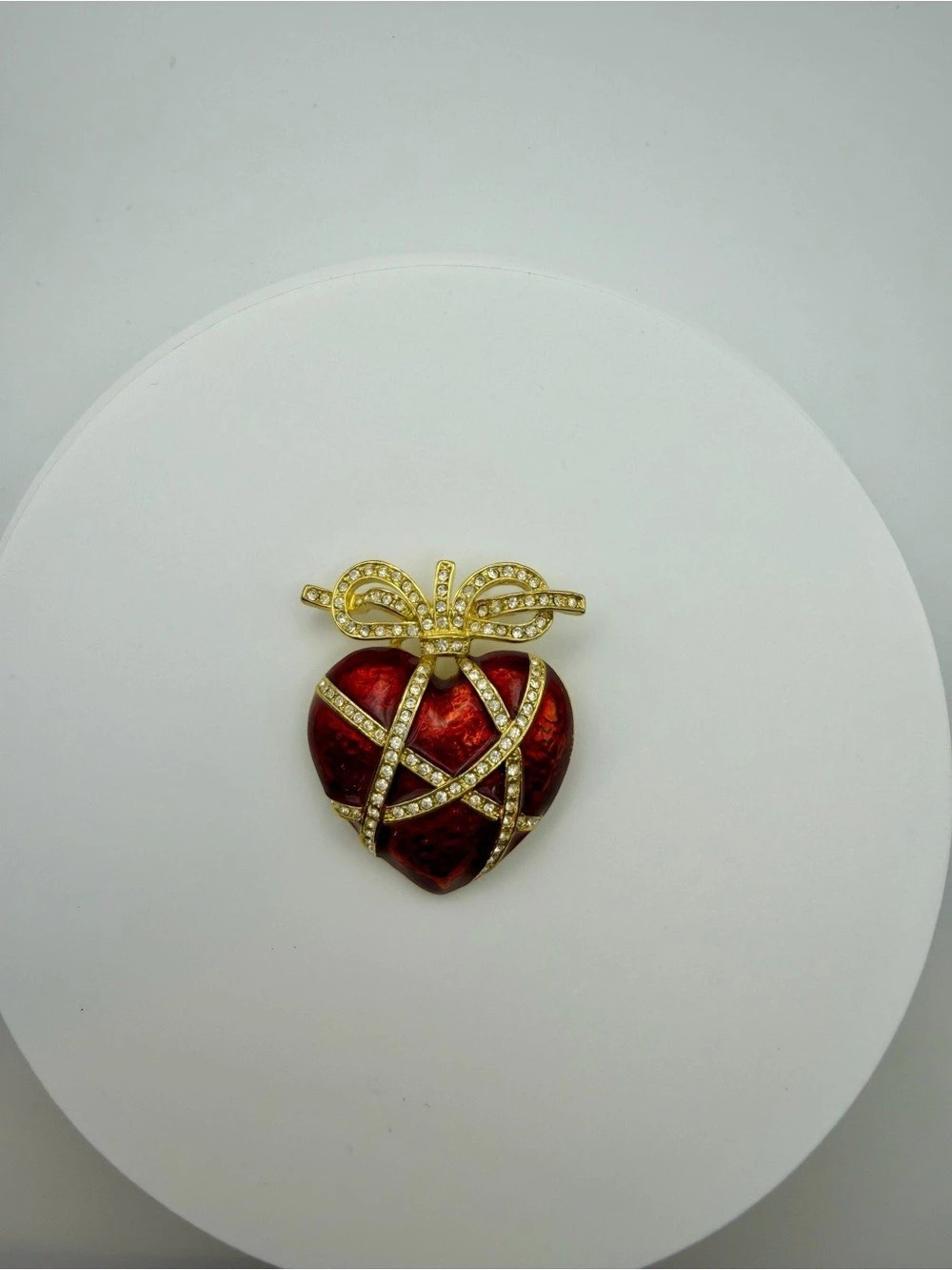 Red Heart Bow Rhinestone Brooch Like New - Picture 5 of 5
